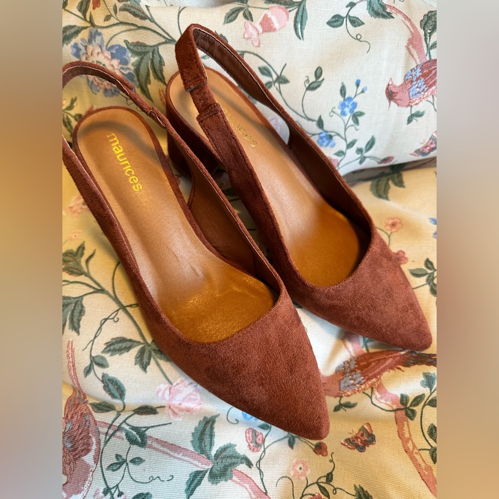 👠 Maurices Brown Slingback Heels Size 6M Block Heel Pointed Toe Classic 🤎